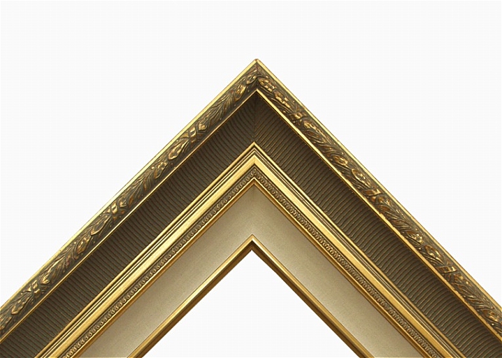 Fluted Gold frame with cream liner and gold filet bar